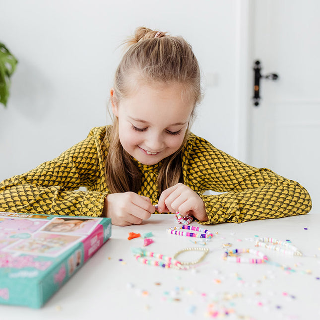 Realizza braccialetti portafortuna di design e brillantezza