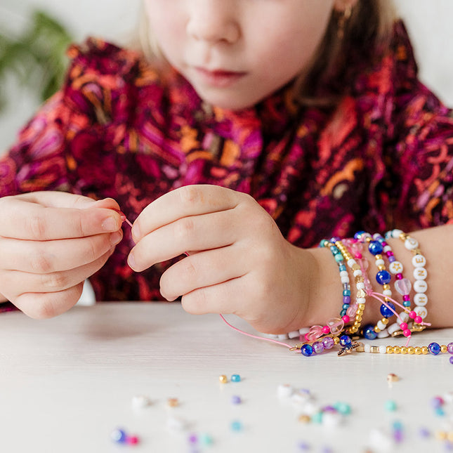 Design e brillantezza Realizzazione di braccialetti con perline di lusso