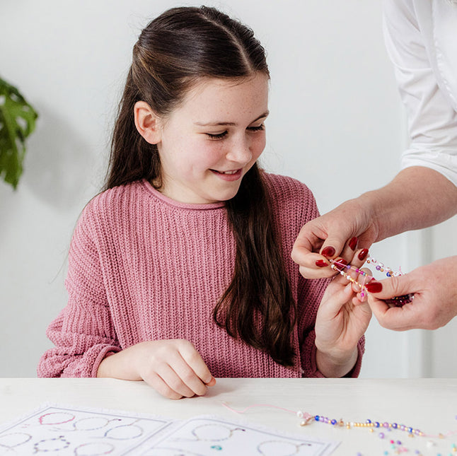 Design e brillantezza Realizzazione di braccialetti con perline di lusso