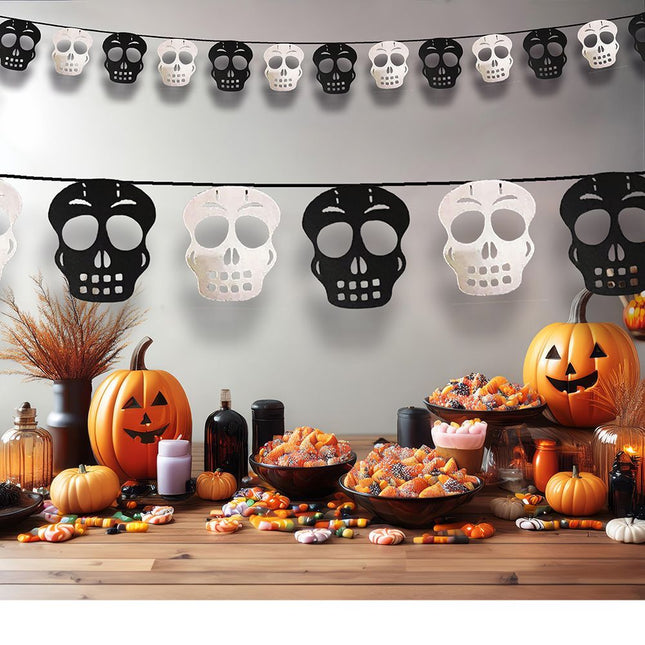 Linea di bandiera Halloween Teschi Nero Argento 2,75m