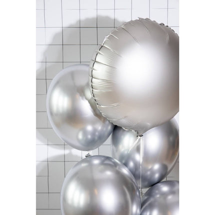 Palloncino a elio rotondo in raso argento da 45 cm vuoto