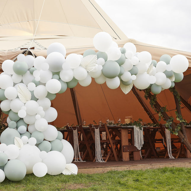 Arco di palloncini bianco verde salvia XL fai da te