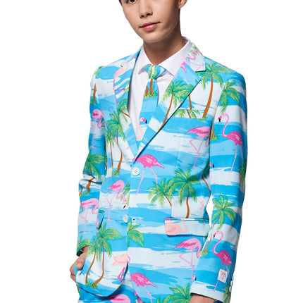 Ragazzo vestito alle Hawaii