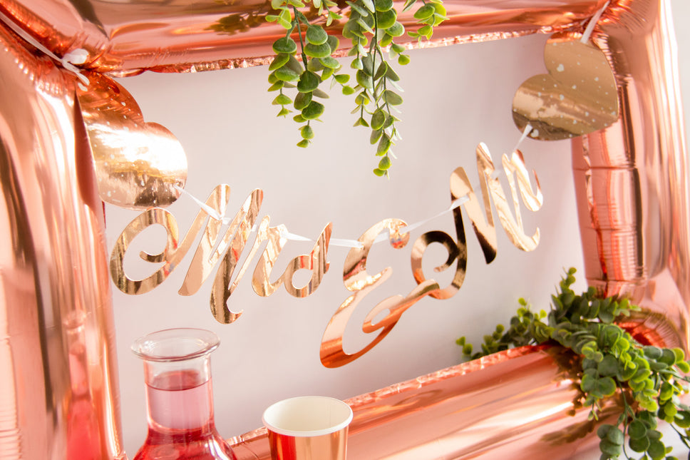 Cornice per foto con palloncini in foil oro rosa 85 cm