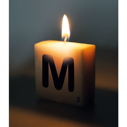 Candela a forma di lettera M 4 cm