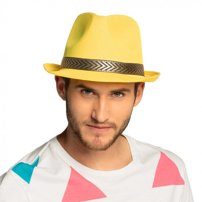 Cappello giallo