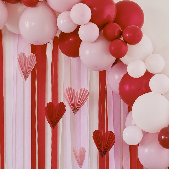 Arco di cuori con palloncini