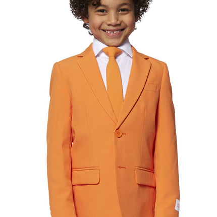 Ragazzo in abito arancione OppoSuits