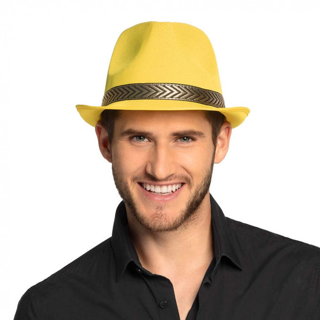 Cappello giallo