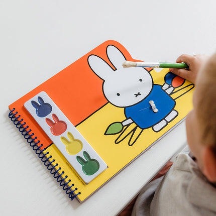 Libro dei colori di Miffy